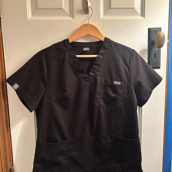 Niahinn Black Scrubs Set - Picture 2 of 7